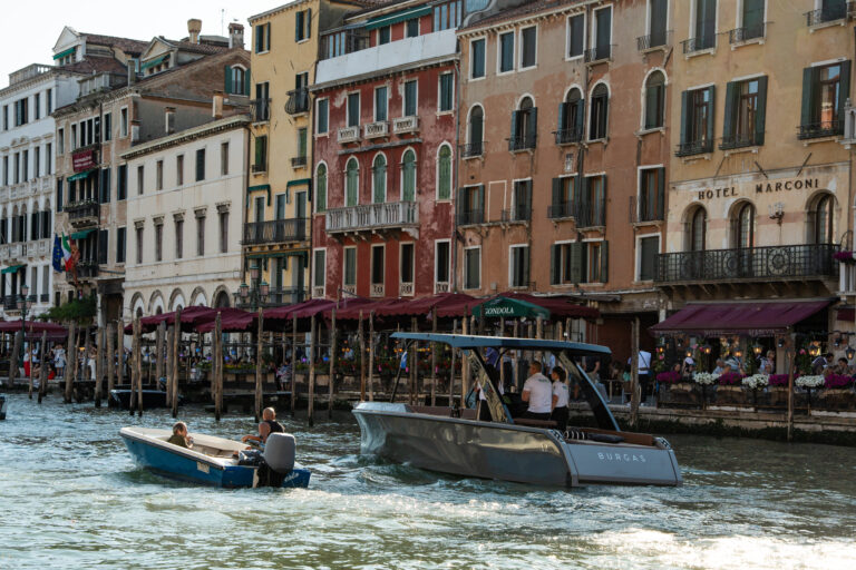 E_Regatta_Omega_Venice_Canals
